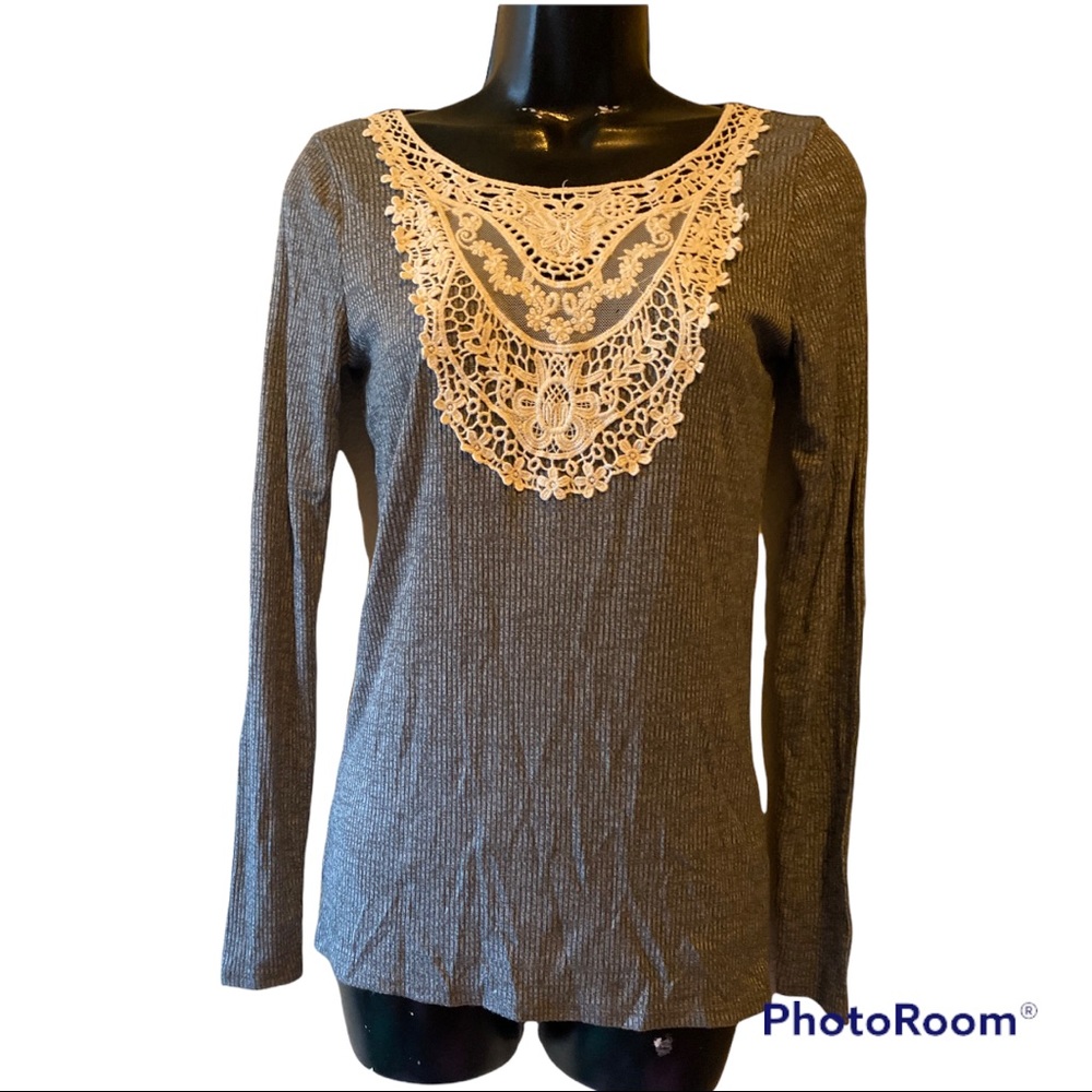 4/$20 Hollister ribbed long sleeve top